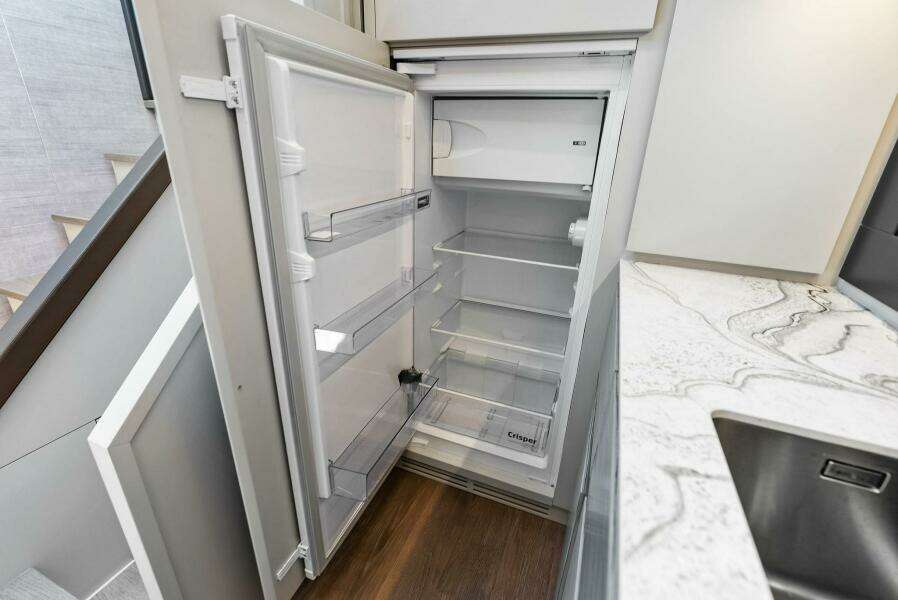 2024 Pershing 6X galley