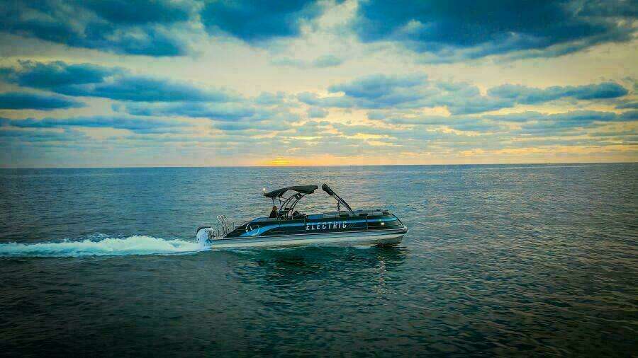 30ft Vision Yacht For Sale