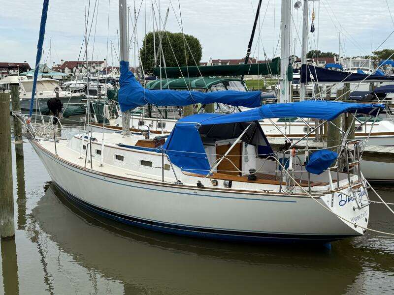 32ft Morgan Yacht For Sale
