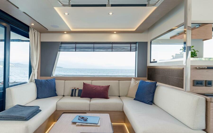 2027 Beneteau Grand Trawler