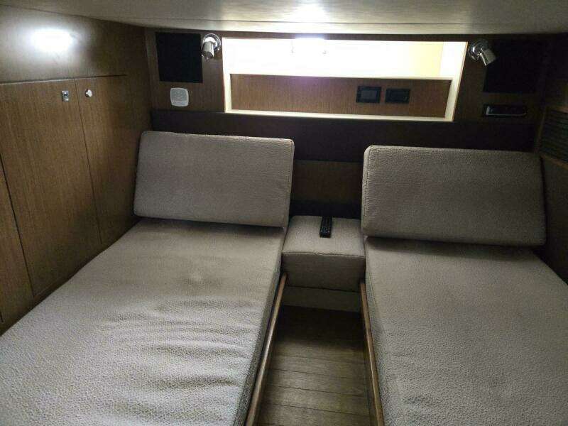 DONNA 41ft Cruisers Yachts Yacht For Sale