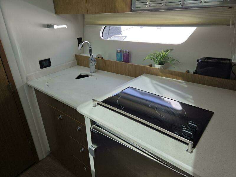 DONNA 41ft Cruisers Yachts Yacht For Sale