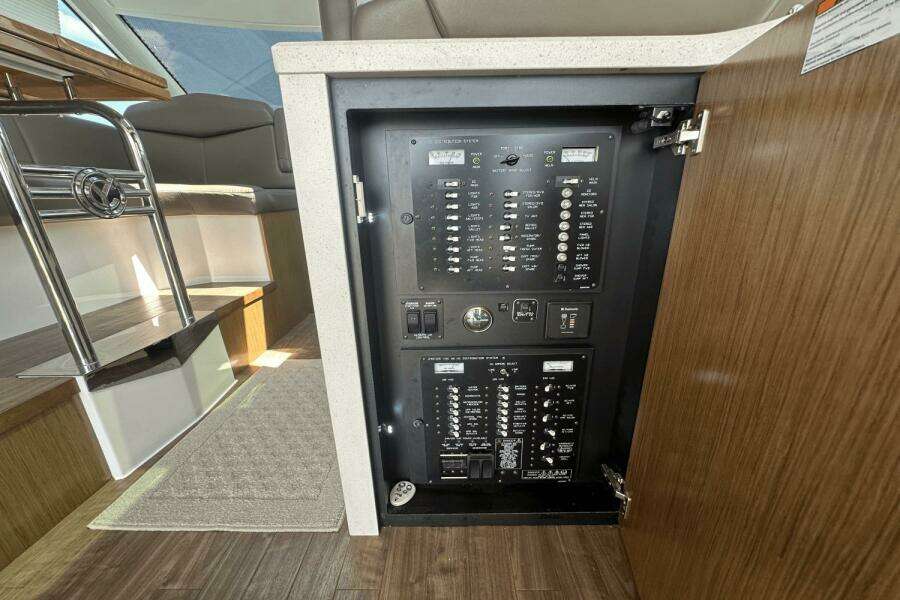 41ft Cruisers Yachts Yacht For Sale