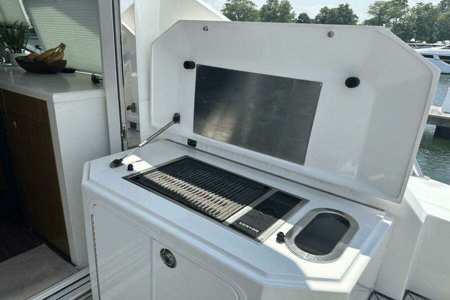 41ft Cruisers Yachts Yacht For Sale