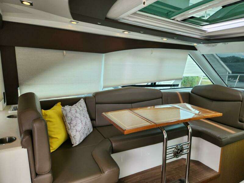 41ft Cruisers Yachts Yacht For Sale