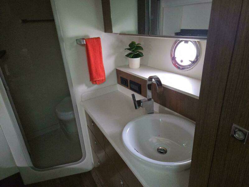 DONNA 41ft Cruisers Yachts Yacht For Sale