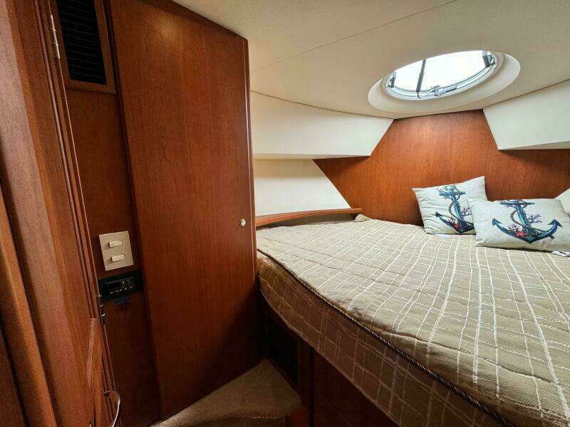 Overboard 35ft Silverton Yacht For Sale