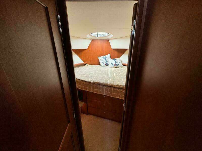 Overboard 35ft Silverton Yacht For Sale
