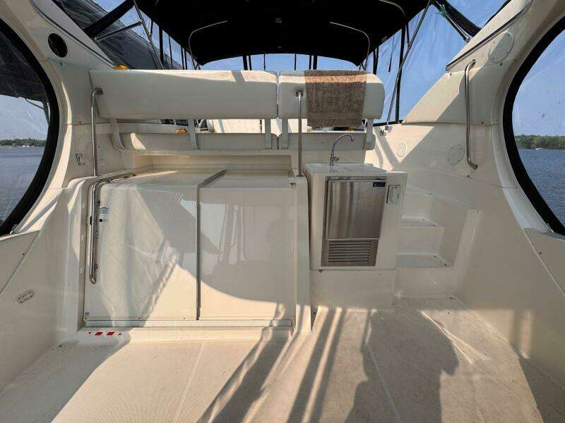 Overboard 35ft Silverton Yacht For Sale
