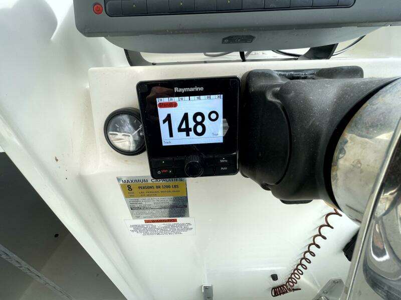 25ft Aquasport Yacht For Sale