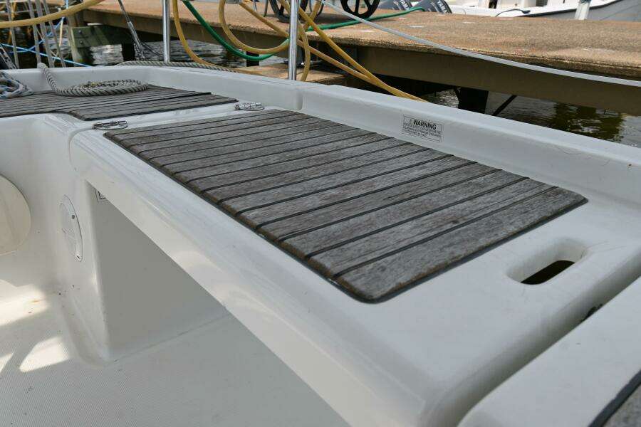 Mauri Jo 33ft Beneteau Yacht For Sale
