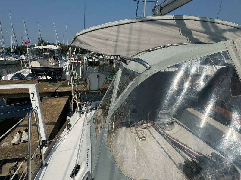 Mauri Jo 33ft Beneteau Yacht For Sale