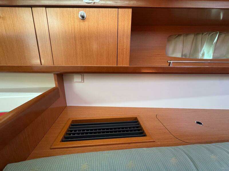 Mauri Jo 33ft Beneteau Yacht For Sale