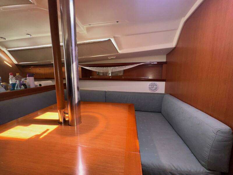 Mauri Jo 33ft Beneteau Yacht For Sale
