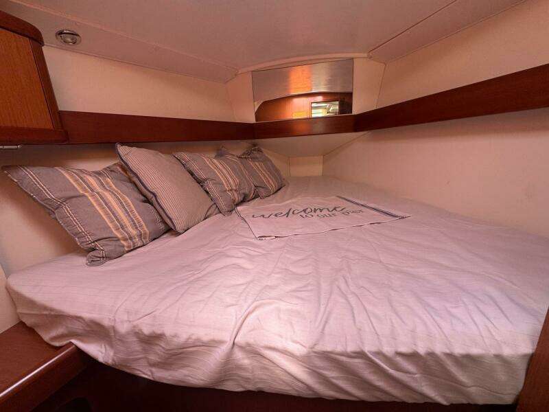 Mauri Jo 33ft Beneteau Yacht For Sale