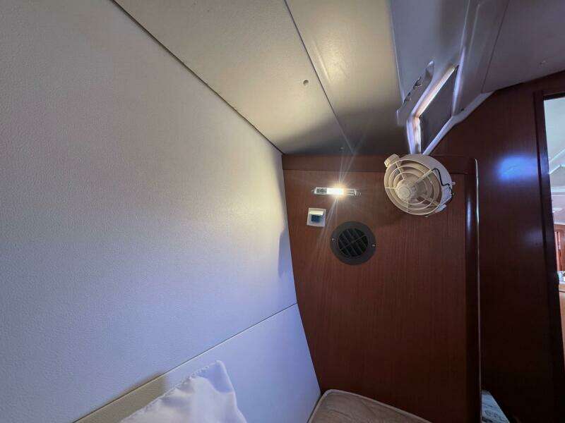 Mauri Jo 33ft Beneteau Yacht For Sale