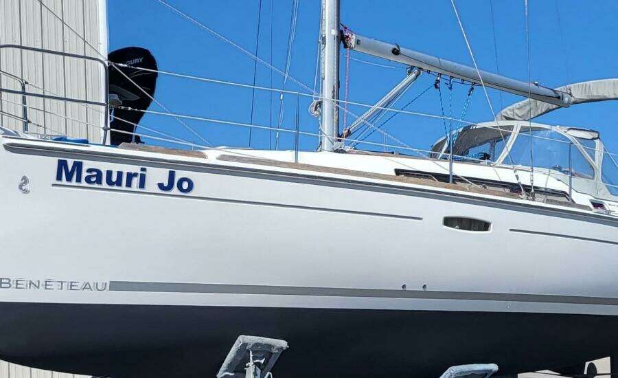 Mauri Jo 33ft Beneteau Yacht For Sale
