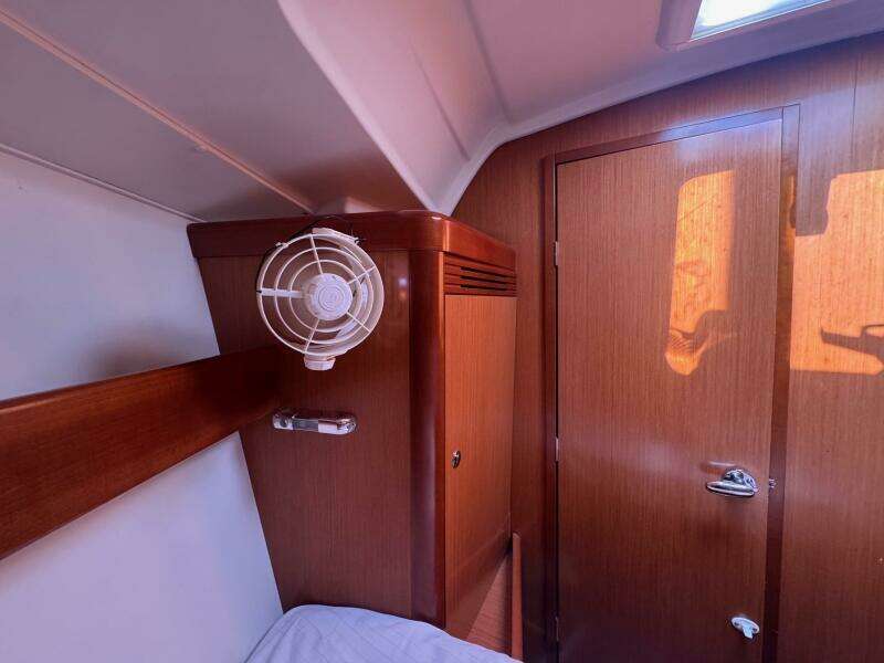 Mauri Jo 33ft Beneteau Yacht For Sale