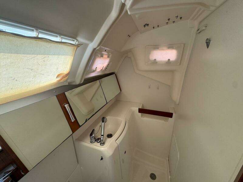 Mauri Jo 33ft Beneteau Yacht For Sale