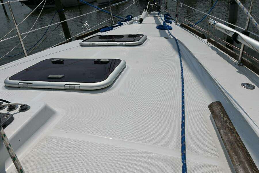 Mauri Jo 33ft Beneteau Yacht For Sale