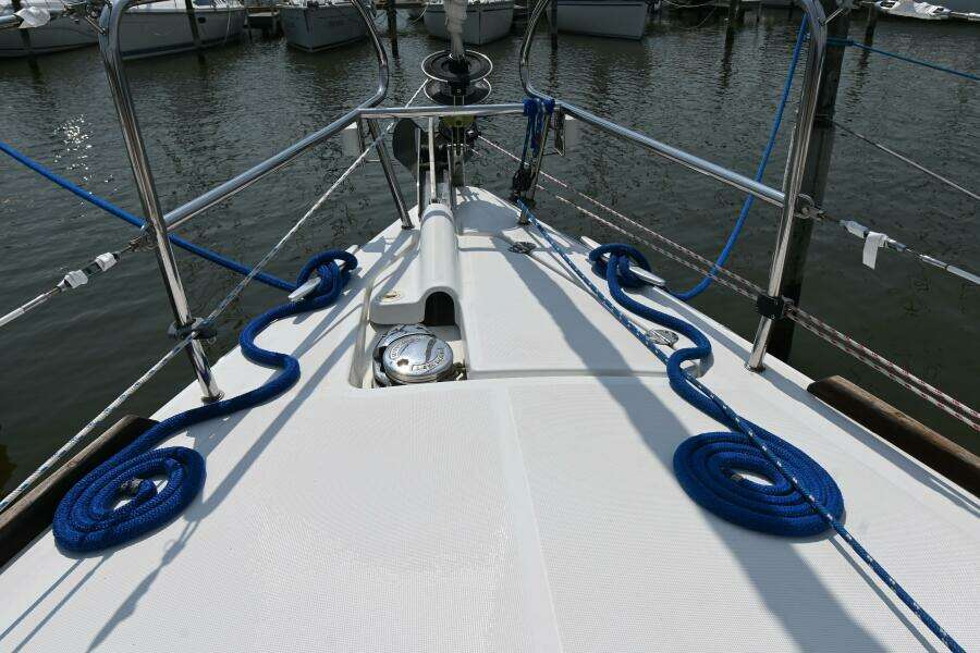 Mauri Jo 33ft Beneteau Yacht For Sale