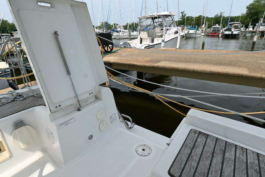 Mauri Jo 33ft Beneteau Yacht For Sale