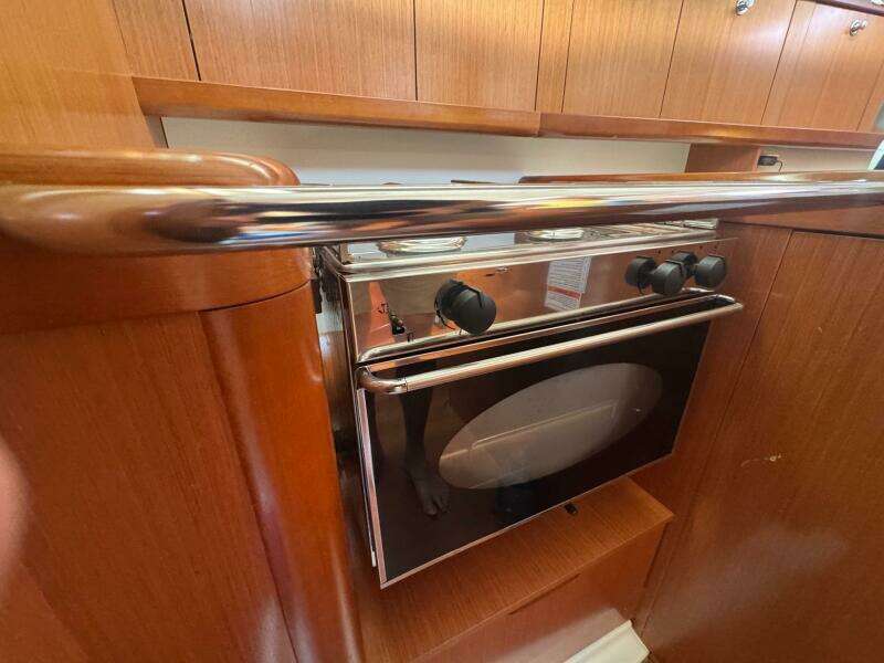 Mauri Jo 33ft Beneteau Yacht For Sale