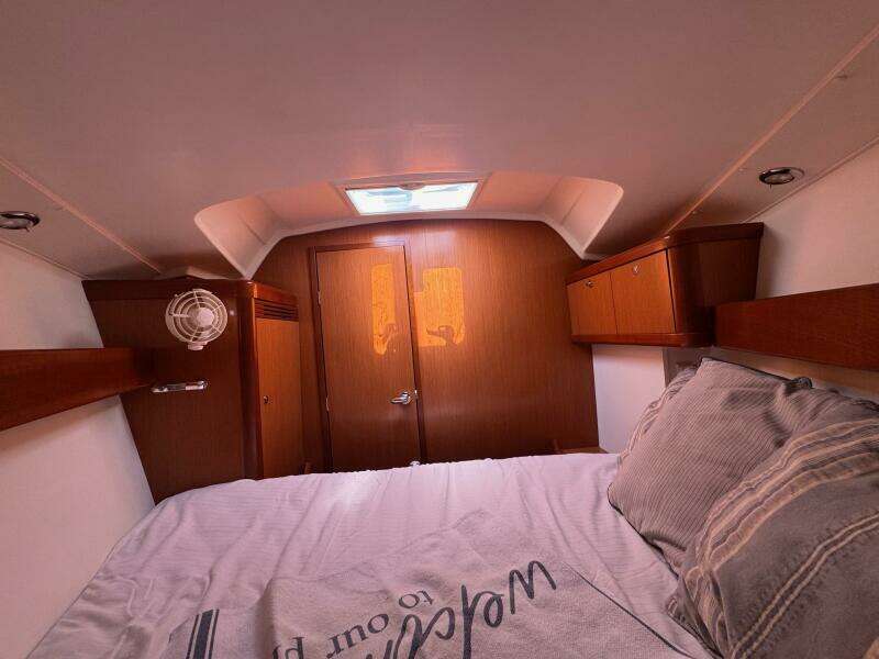 Mauri Jo 33ft Beneteau Yacht For Sale