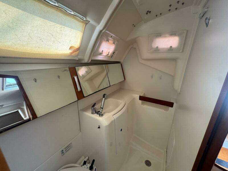 Mauri Jo 33ft Beneteau Yacht For Sale