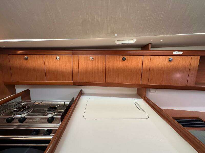 Mauri Jo 33ft Beneteau Yacht For Sale
