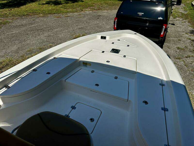 22ft NauticStar Yacht For Sale