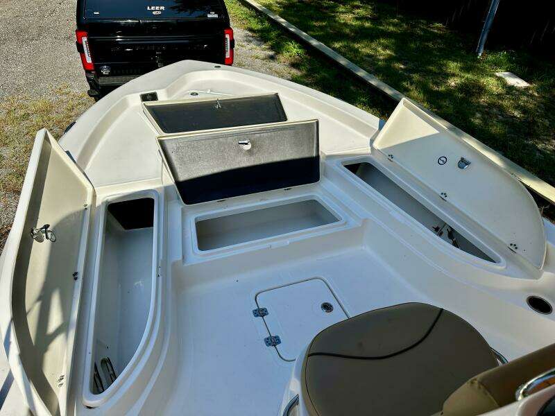 22ft NauticStar Yacht For Sale