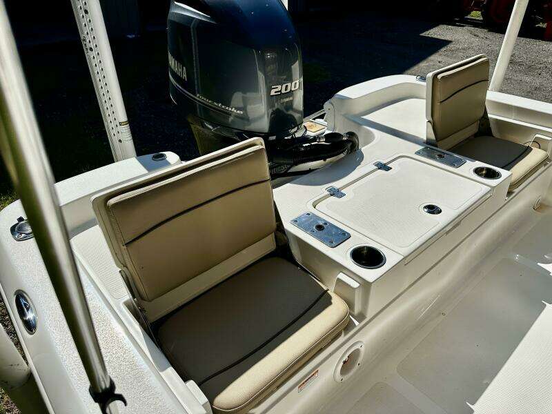 22ft NauticStar Yacht For Sale