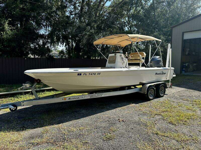 22ft NauticStar Yacht For Sale