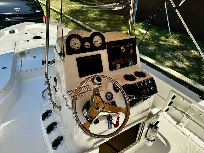 22ft NauticStar Yacht For Sale