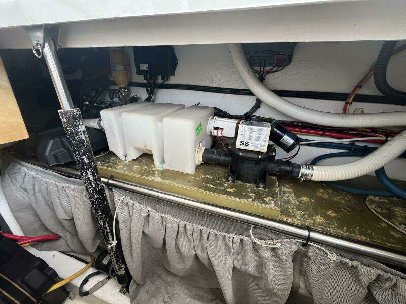 At Ease 34ft MJM Yacht For Sale