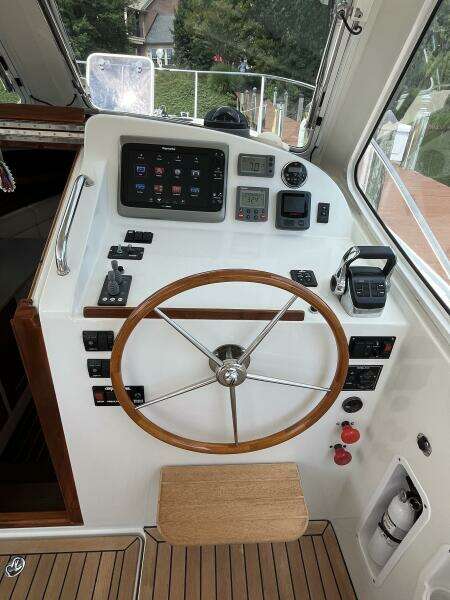 At Ease 34ft MJM Yacht For Sale