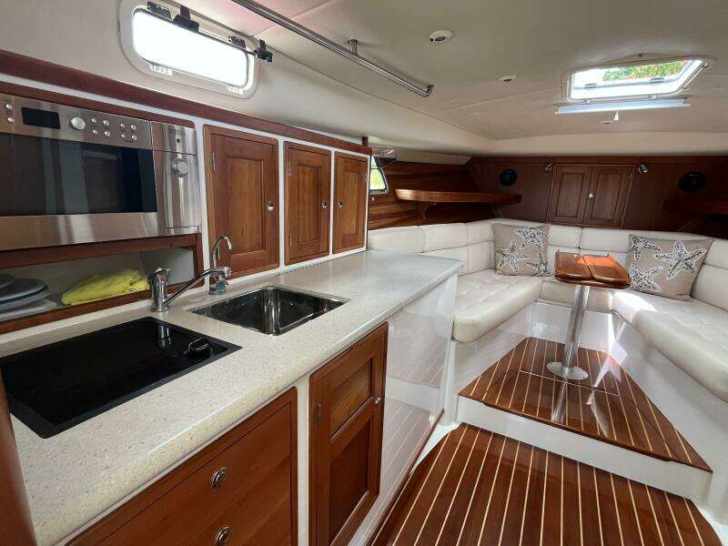 At Ease 34ft MJM Yacht For Sale