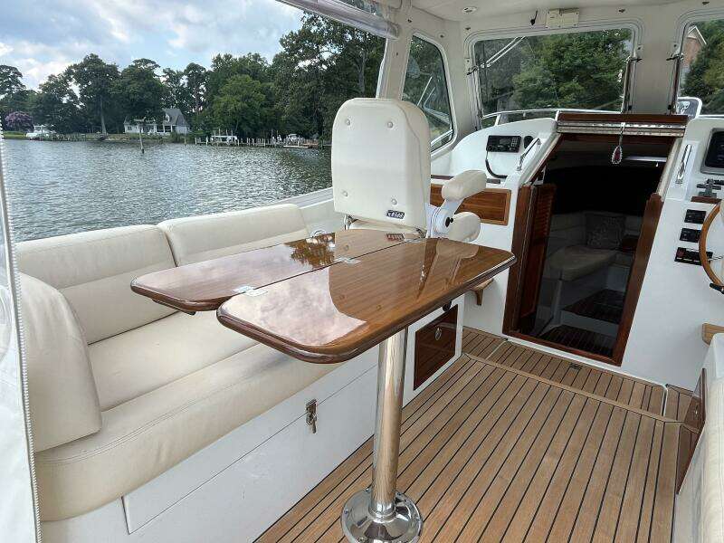 At Ease 34ft MJM Yacht For Sale