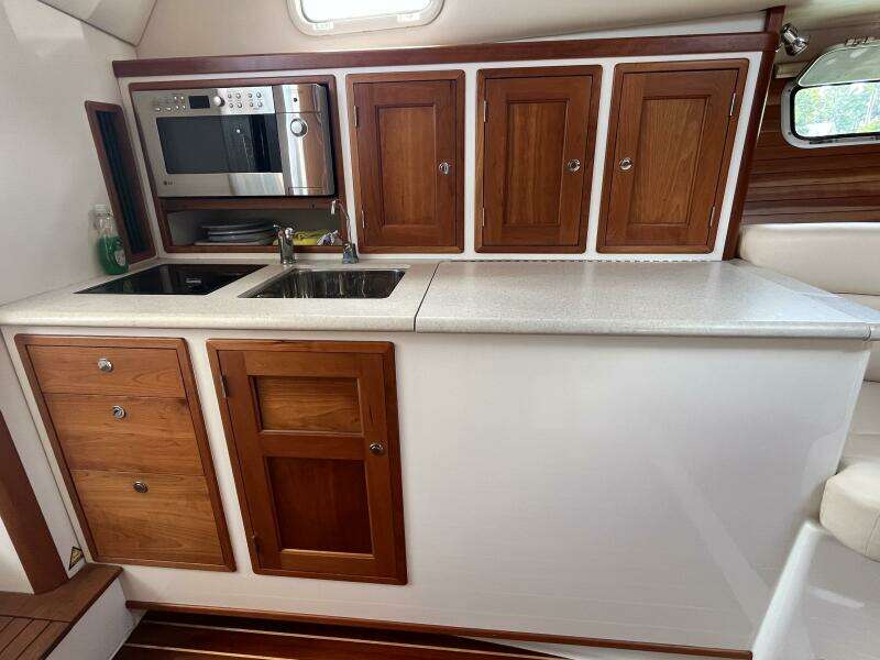 At Ease 34ft MJM Yacht For Sale