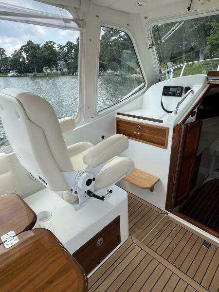 At Ease 34ft MJM Yacht For Sale