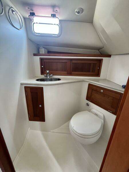 At Ease 34ft MJM Yacht For Sale