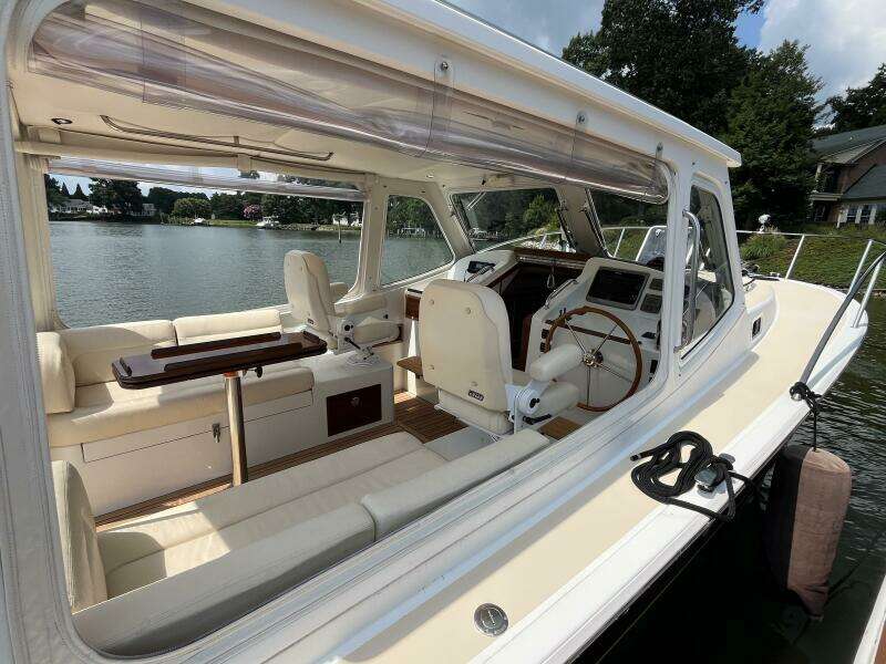 At Ease 34ft MJM Yacht For Sale