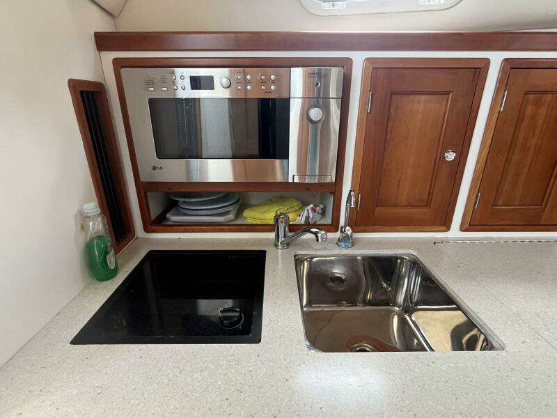 At Ease 34ft MJM Yacht For Sale