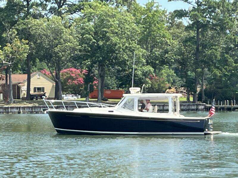 At Ease 34ft MJM Yacht For Sale
