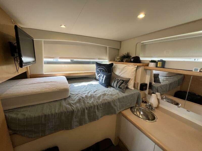 32ft Carver Yacht For Sale