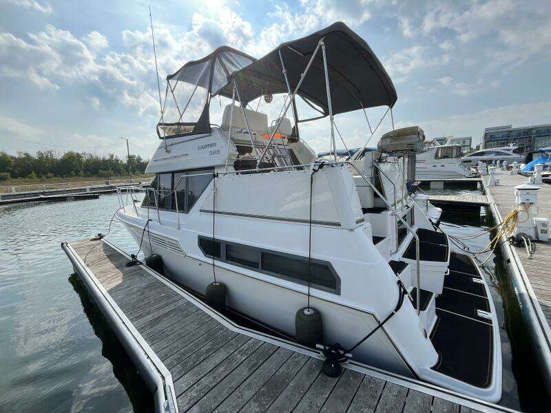 32ft Carver Yacht For Sale
