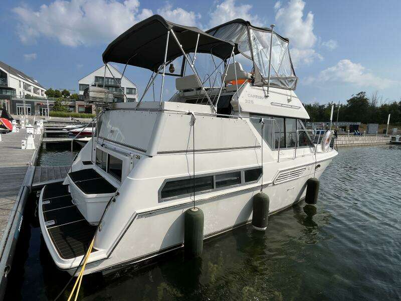 32ft Carver Yacht For Sale