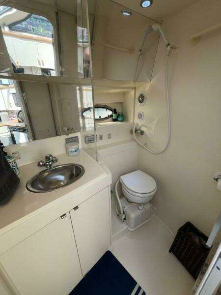 32ft Carver Yacht For Sale