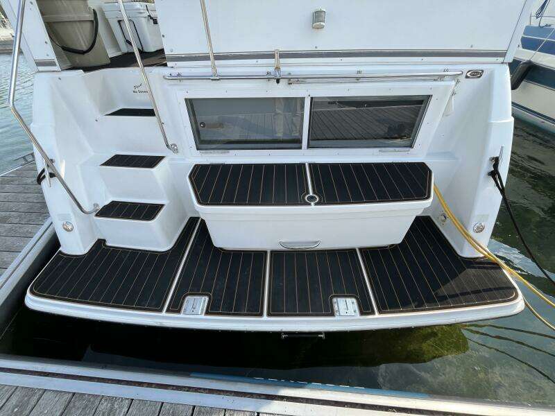 32ft Carver Yacht For Sale